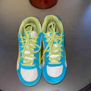 Champions | Women’s turquoise & Neon  Green Sneakers